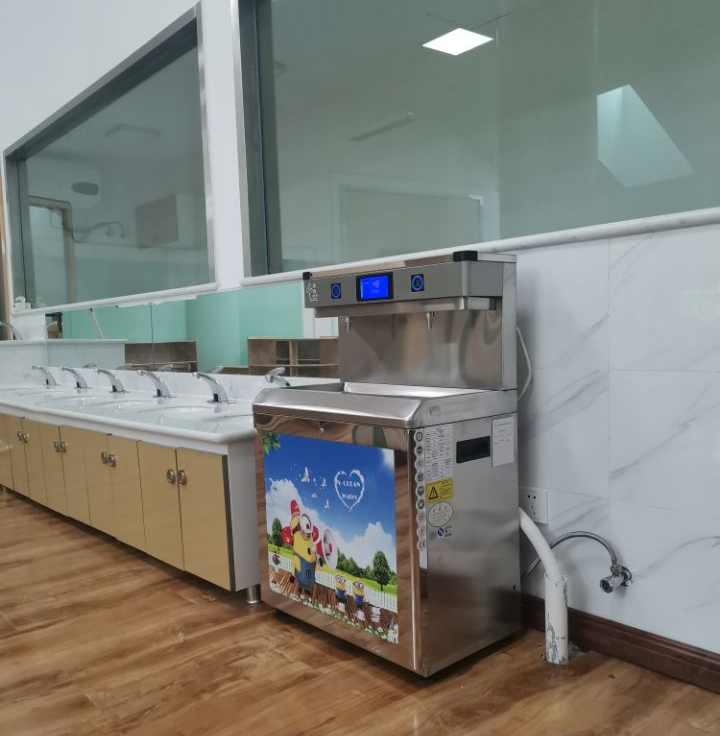 為安全健康飲水重重把關(guān)，國(guó)林幼兒園飲水臺(tái)做好每一道防護(hù)